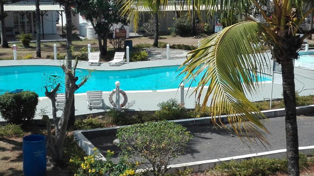 ホテル La Francaise Pereybere Beach エクステリア 写真